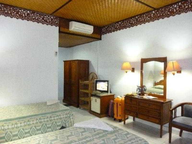 Bakung Beach Resort Кута Екстериор снимка