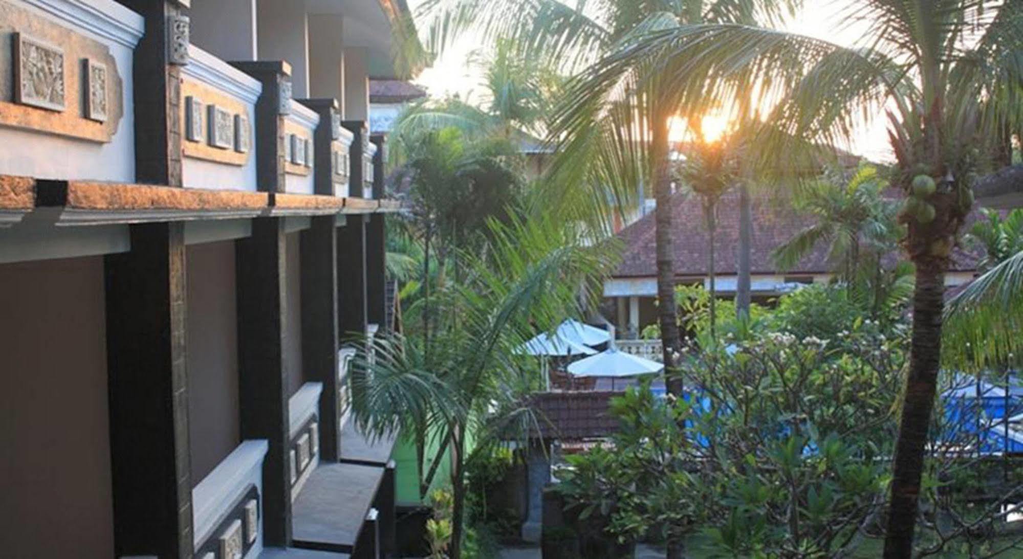 Bakung Beach Resort Кута Екстериор снимка
