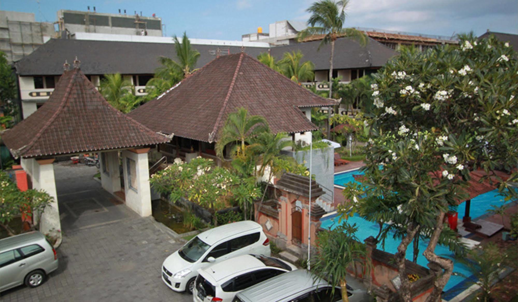 Bakung Beach Resort Кута Екстериор снимка